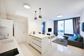 Bright 1-BR for 4-PPL in Allenby St by HolyGuest